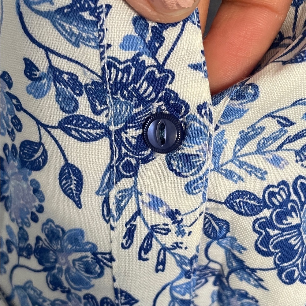 Baby girl Floral Blue and White size 9-12 months dress - Picture 6 of 10
